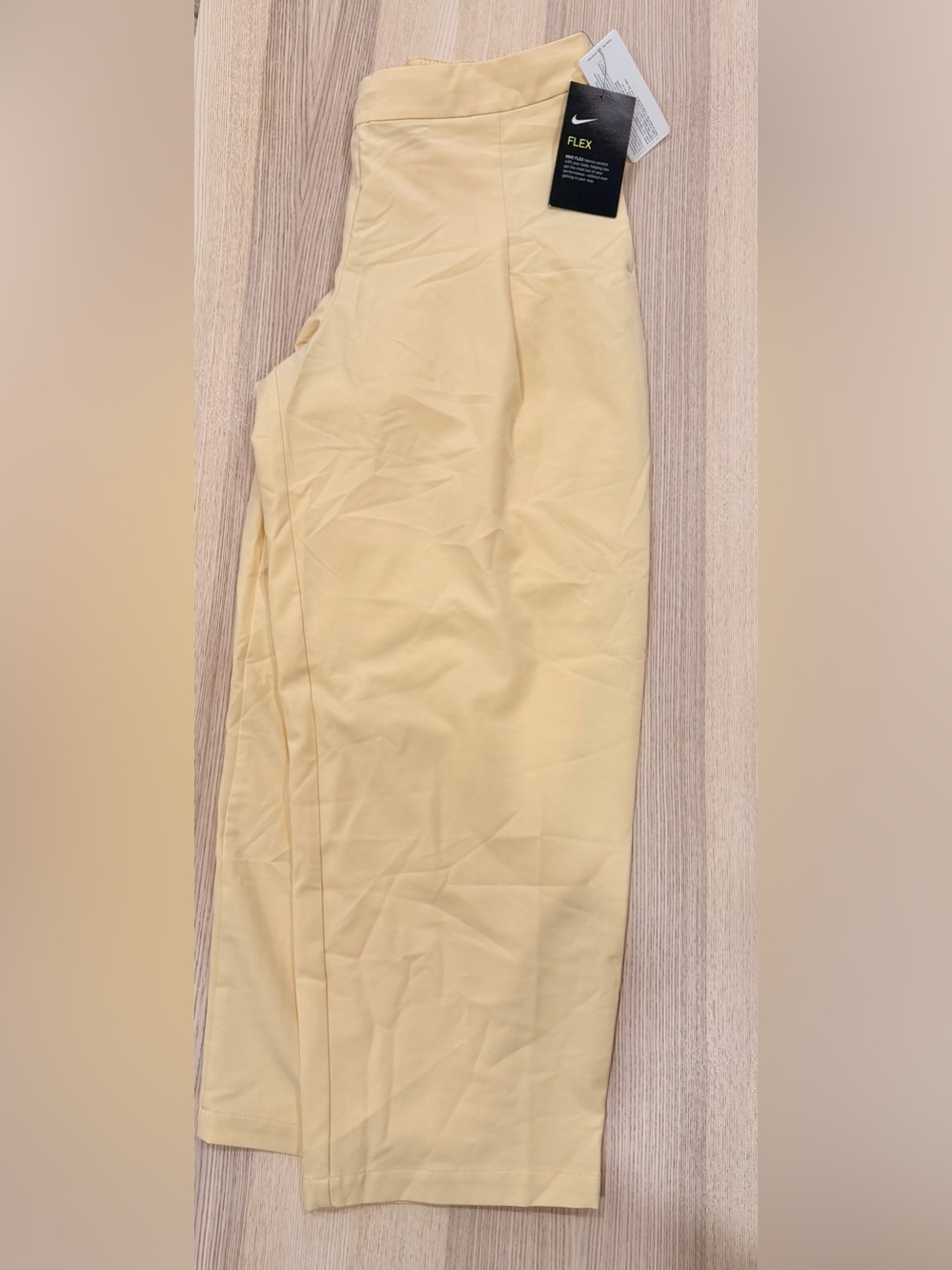 Nike Women’s Golf Flex Pant Chinos in Pale Yellow, Small